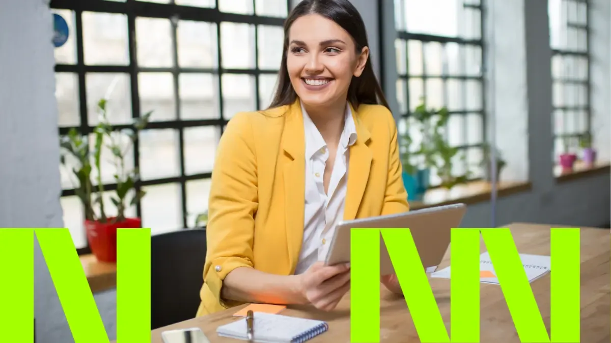 Equipo de Mytic Innova durante una sesión de trabajo